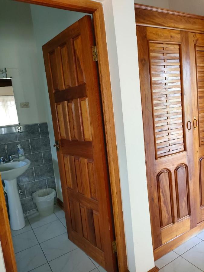 Zuri Enterprise Hotel Negril Exterior foto