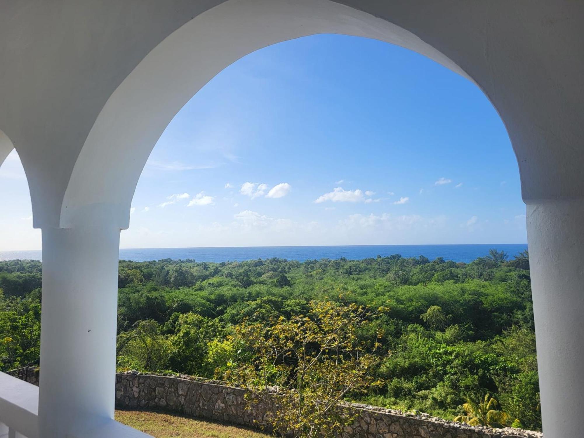 Zuri Enterprise Hotel Negril Exterior foto