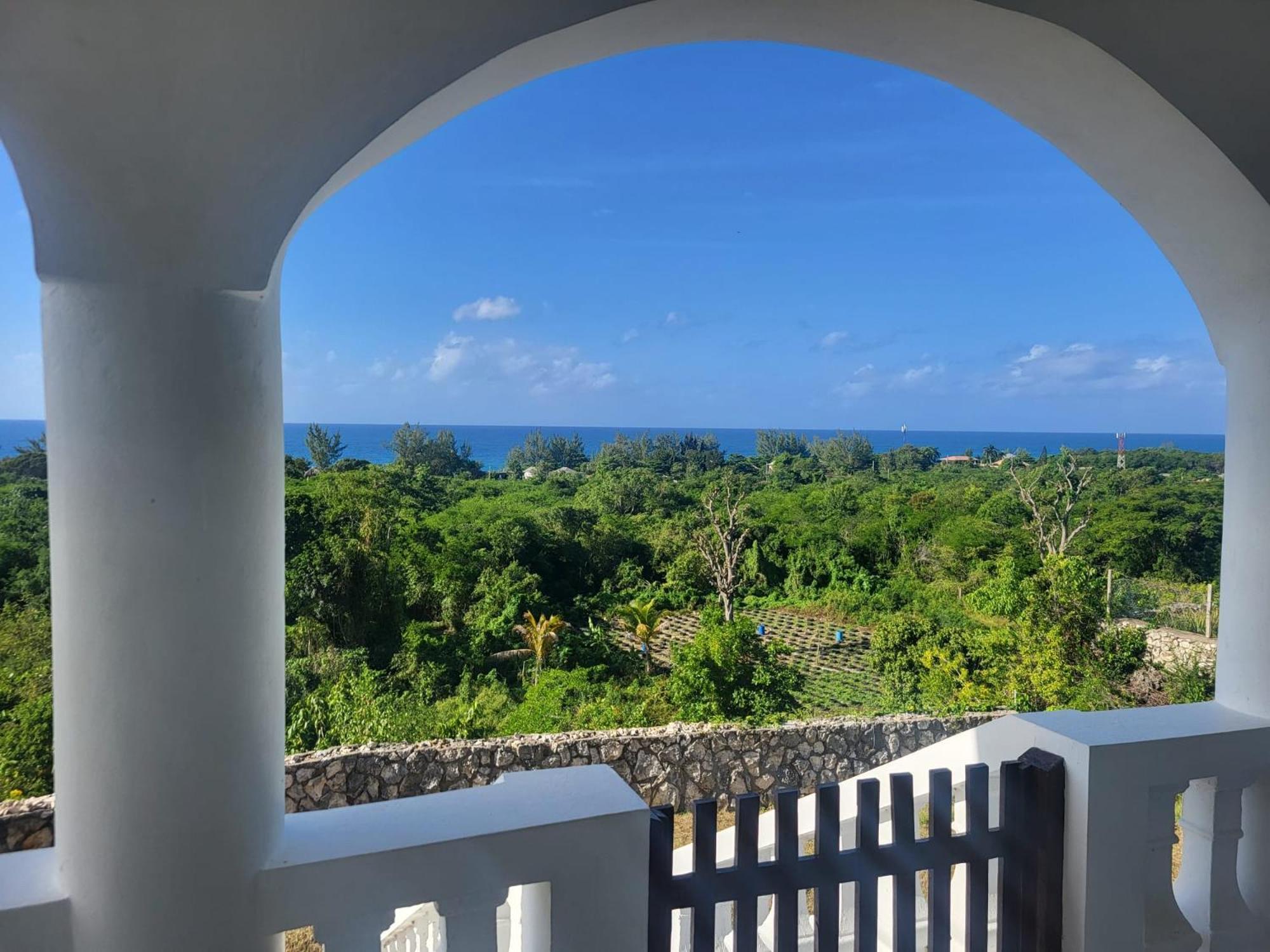 Zuri Enterprise Hotel Negril Exterior foto