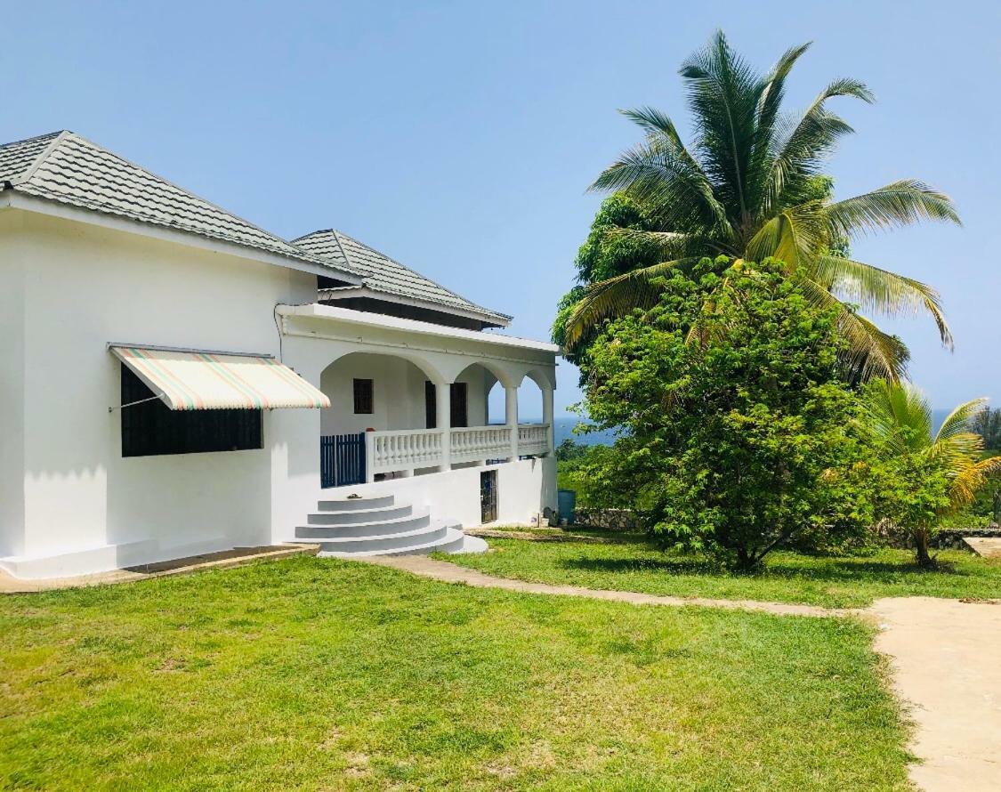 Zuri Enterprise Hotel Negril Exterior foto